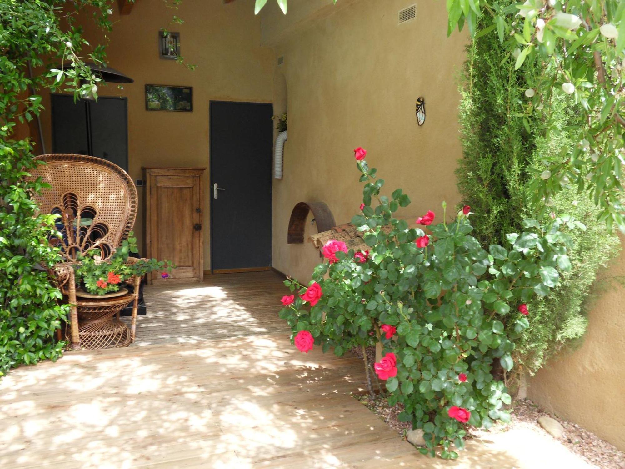 Le Jardin D'Ivana Chambres D'Hotes B&B Avec Piscine Chauffee Oppède Eksteriør billede