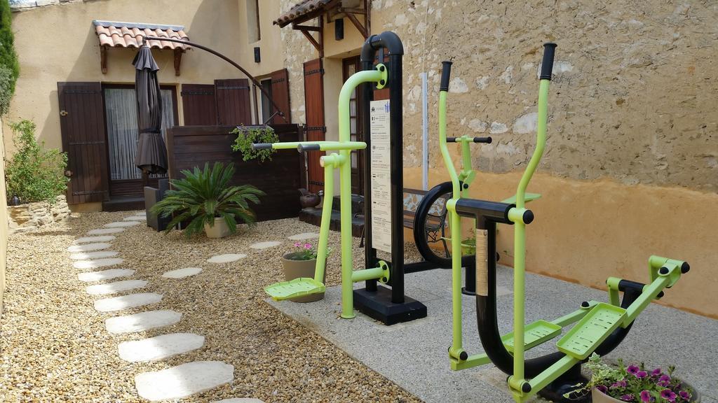 Le Jardin D'Ivana Chambres D'Hotes B&B Avec Piscine Chauffee Oppède Eksteriør billede