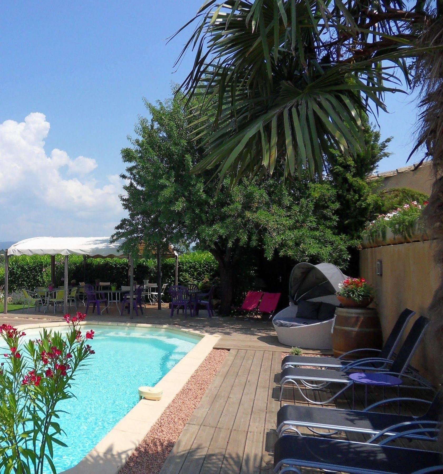 Le Jardin D'Ivana Chambres D'Hotes B&B Avec Piscine Chauffee Oppède Eksteriør billede