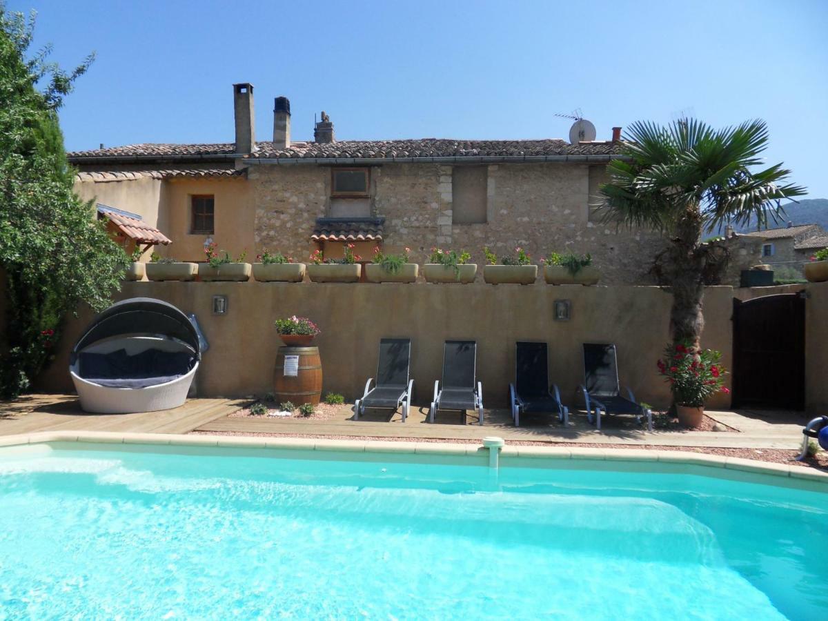 Le Jardin D'Ivana Chambres D'Hotes B&B Avec Piscine Chauffee Oppède Eksteriør billede
